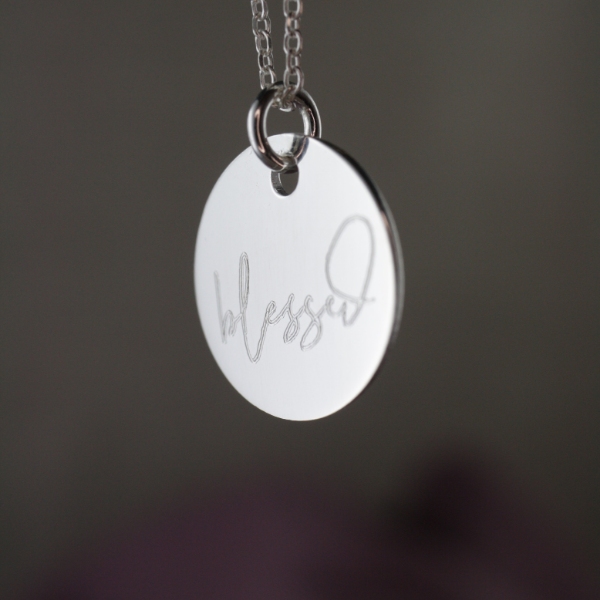 Kette mit Anhänger "blessed" silber